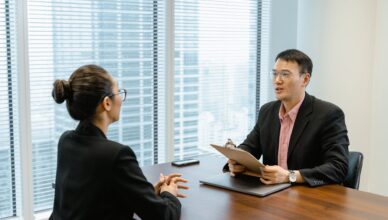 How to Make a Great First Impression at a Career Fair